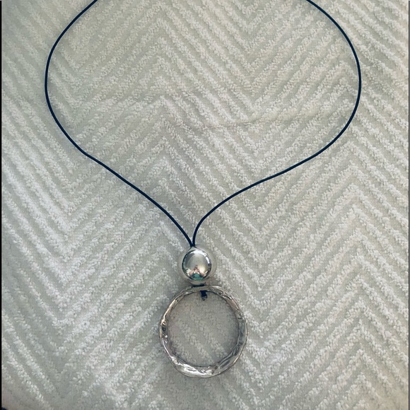 SILVER CIRCLE Medallion DROOL Dress Necklace - Picture 5 of 7